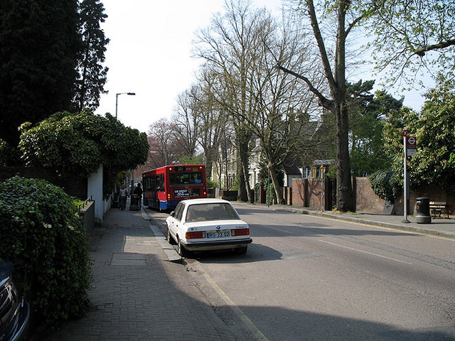 ملف:Hampstead Lane - geograph.org.uk - 403313.jpg
