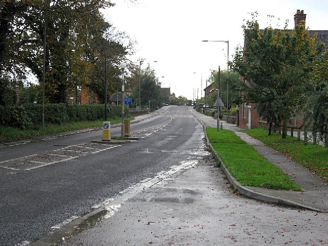 ملف:Looking Back At Shipton - geograph.org.uk - 265258.jpg