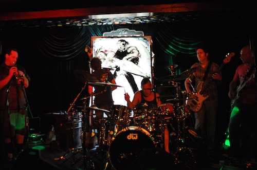 ملف:Banyan(by Scott Dudelson).jpg