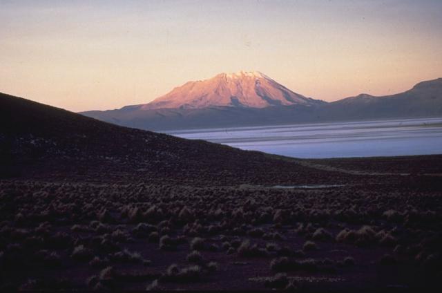 ملف:Ubinas volcano.jpg