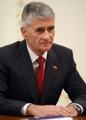 ملف:Jürgen Hambrecht, March 2011.jpeg