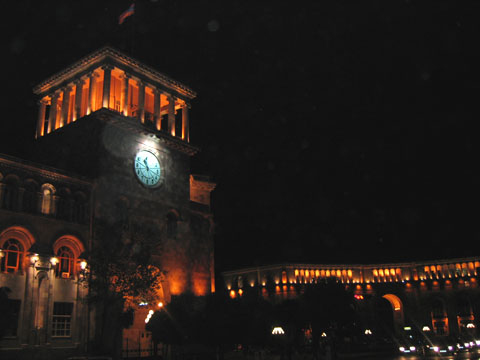 ملف:Republic Square N.jpg