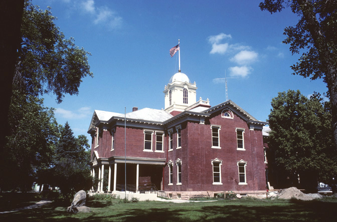 ملف:Kingsbury County Courthouse.jpg