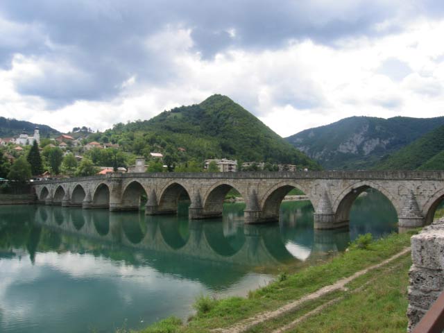 ملف:Visegradski-most10.jpg