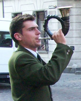 ملف:Hunters signal horn-Sygnalowka.jpg