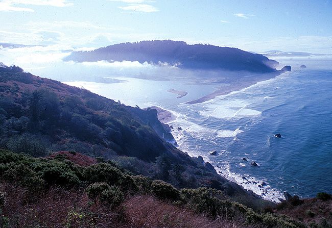 ملف:Klamath river estuary.jpg