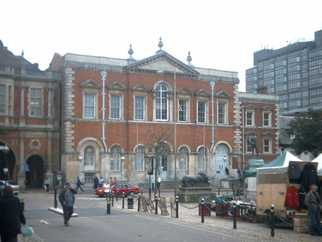 ملف:AylesburyCountyCourt.jpg