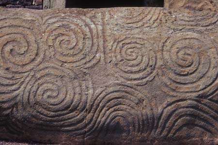 ملف:Newgrange Entrance Stone.jpg