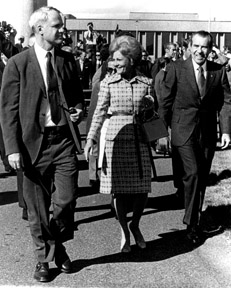 ملف:SchlesingerNixon.jpg