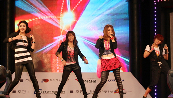 ملف:JQT from acrofan.jpg