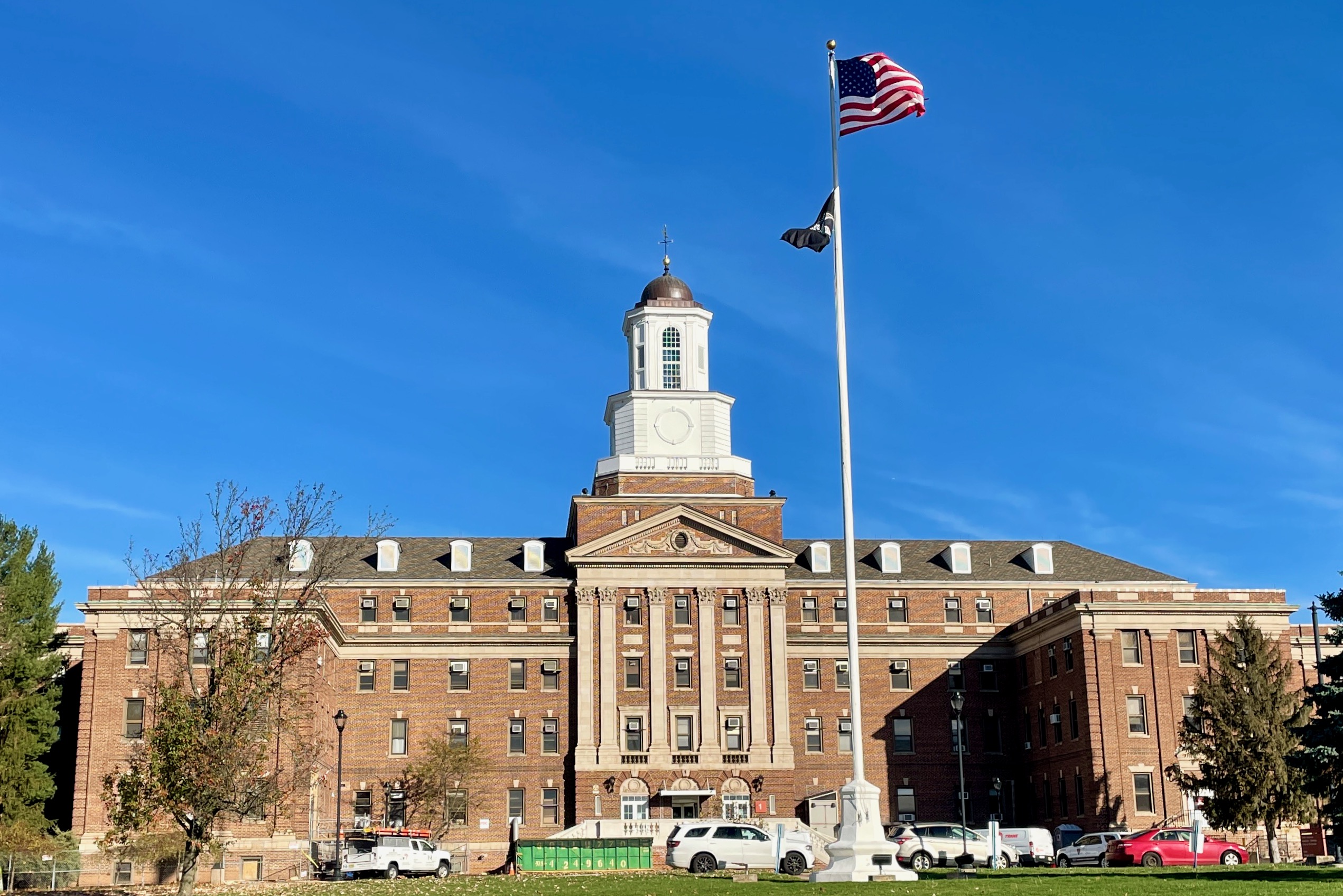 ملف:Main Building VA Medical Center Lyons NJ jpg المعرفة ملف:Main Building VA Medical Center Lyons NJ jpg المعرفة