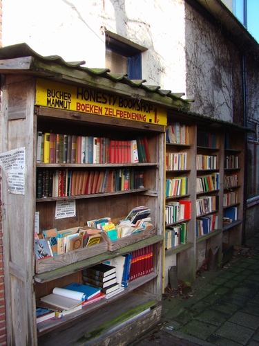 ملف:Bredevoort booktown public store.jpg