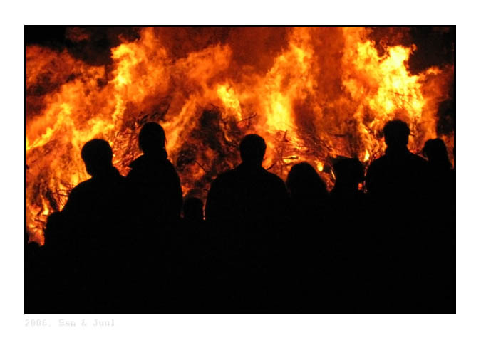 ملف:EasterFireNetherlands.jpg