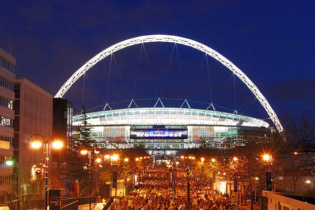 ملف:Wembley Stadium, illuminated.jpg