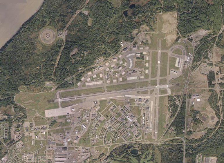 ملف:Elmendorf AFB Alaska - 10sep2002.jpg