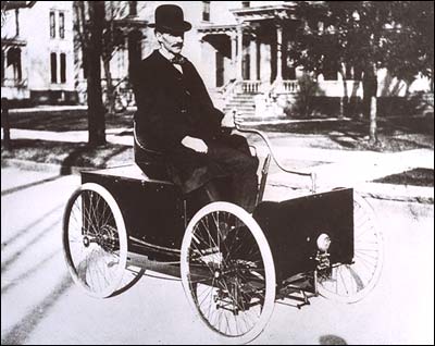ملف:Henry Ford - Quadricycle, 1905.jpg