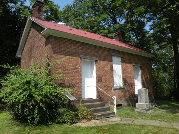 ملف:LeMoyneCrematory.jpg