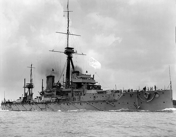 ملف:HMS Dreadnought 1906 H63596.jpg