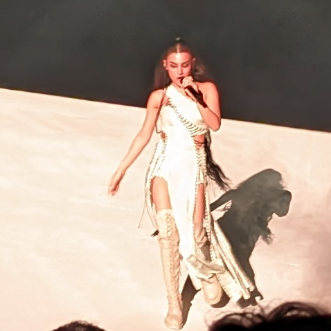 ملف:Eurovision 2023 - Jury Final - Armenia - Brunette (02).jpg