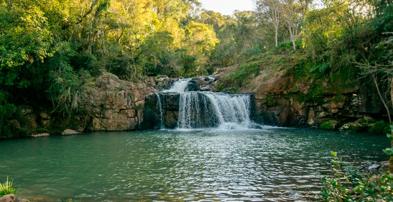 ملف:Saltos Yerbas.jpg