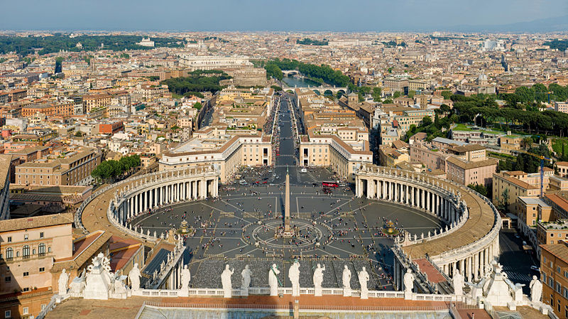 ملف:St. Peter's Square from top of dome.jpg