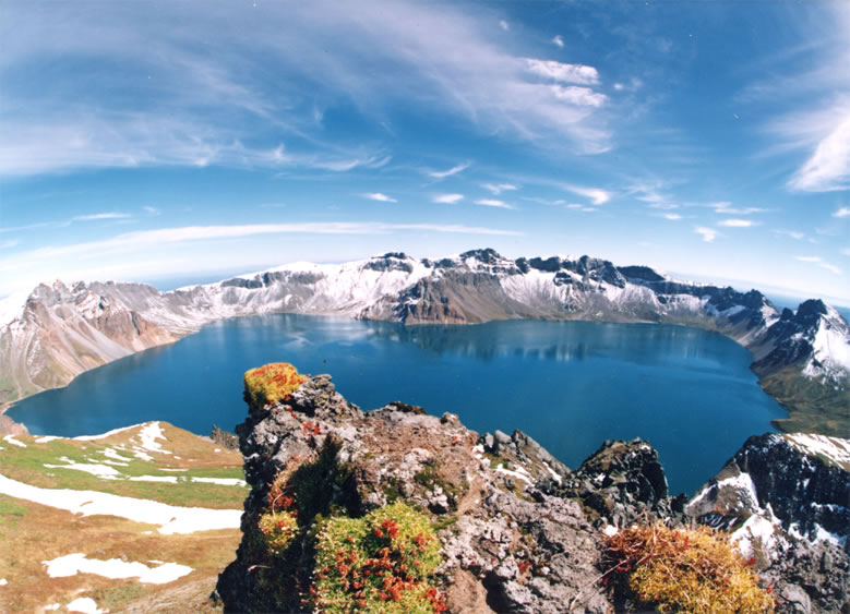 ملف:Baitou Mountain Tianchi.jpg