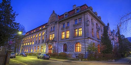 ملف:Kantonsbibliothek Par 0019 ImageRef.jpg