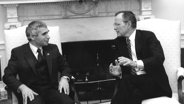 ملف:Zhelev-Bush-1990.jpg