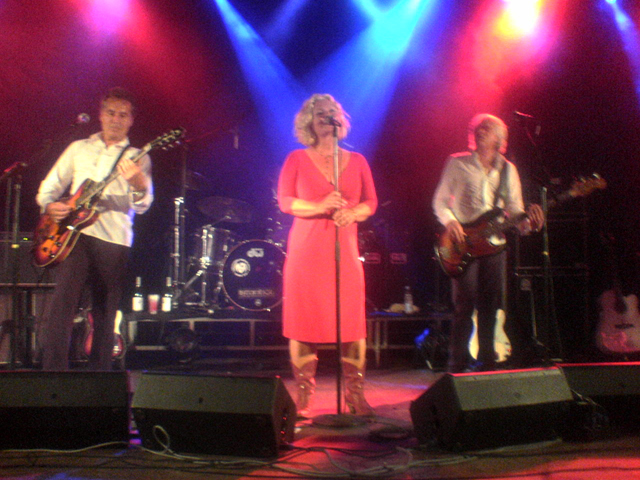 ملف:Rocazino live.jpg