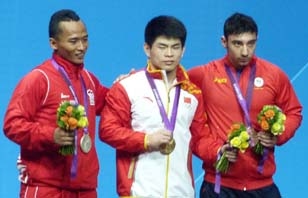 ملف:Triyatno, Lin Qingfeng, Răzvan Martin London2012.jpg