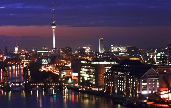 ملف:Berlin night.jpg