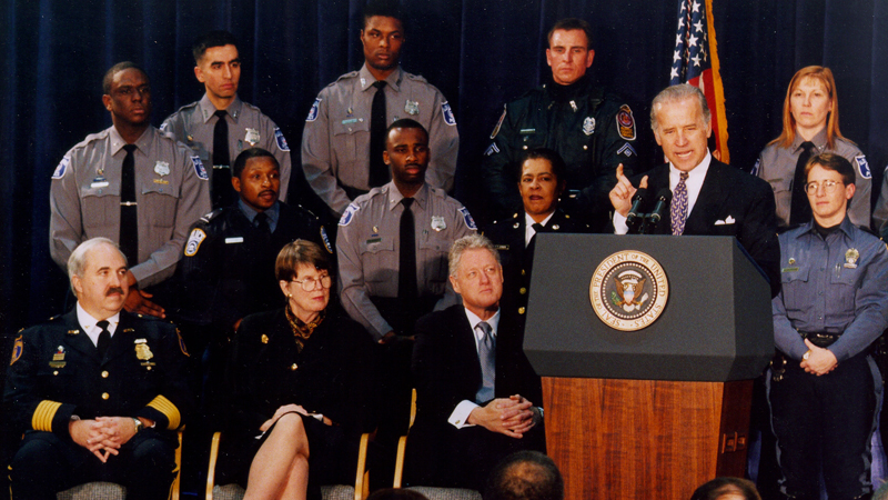 ملف:Biden Crime Bill.jpg