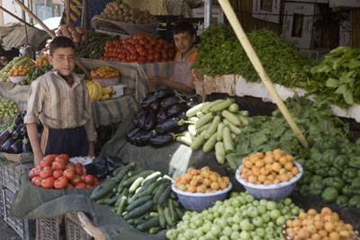 ملف:Vegetable stand in Haditha Iraq.jpg