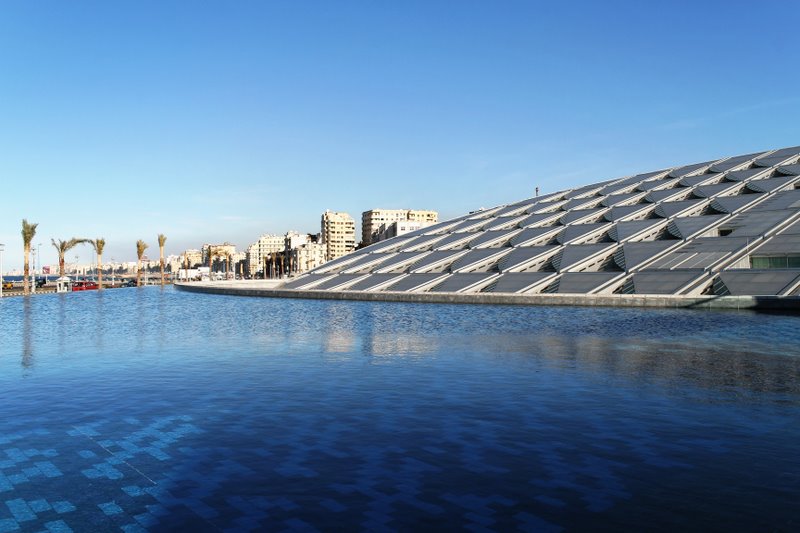 ملف:LibraryAlexandria1-Omar.jpg