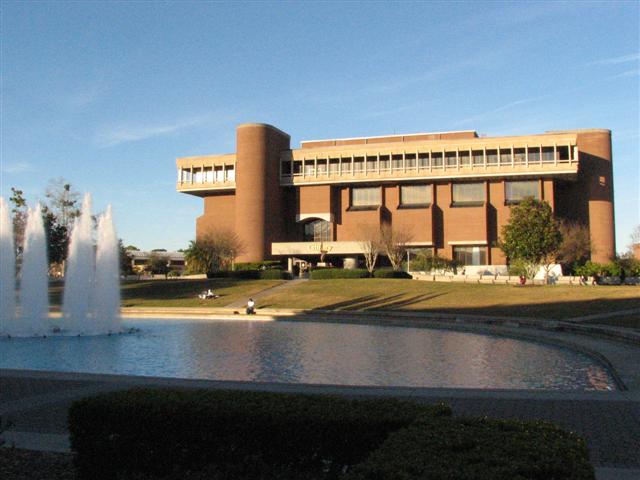 ملف:UCFlibrary.jpg