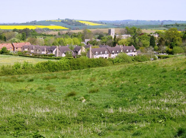 ملف:Looking down to Whichford - geograph.org.uk - 450320.jpg