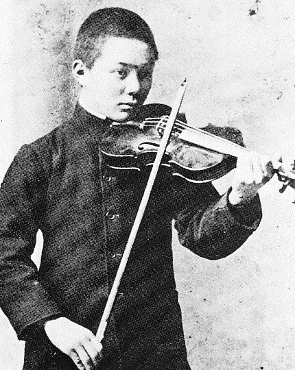 ملف:Tamezo Narita.jpg