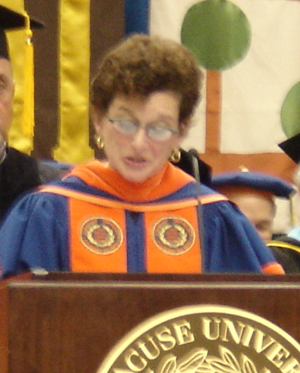 ملف:Nancy Cantor at Syracuse University Graduation Ceremony in 2006.jpg