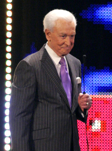 ملف:Bob Barker at WWE crop.jpg