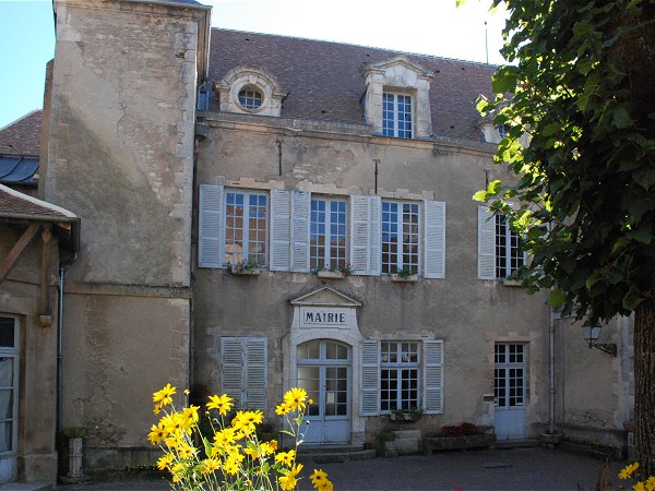 ملف:Mairie de Vézelay.jpg