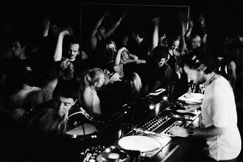 ملف:Nightclubbing.jpg