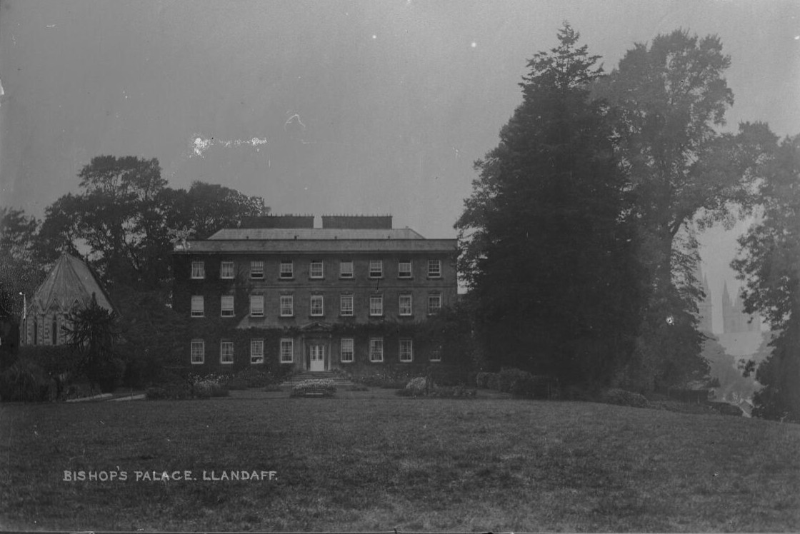 ملفThe Palace, Llandaff (4641457).jpg المعرفة