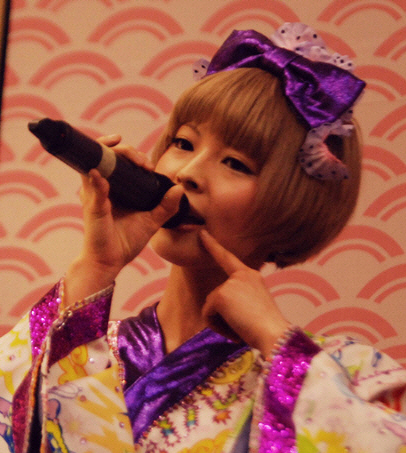 ملف:Mogami Moga (最上もが).jpg