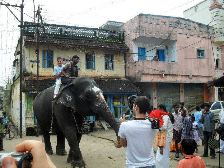 ملف:Andy in India.jpg