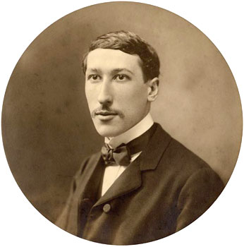 ملف:Rene-guenon-1925.jpg