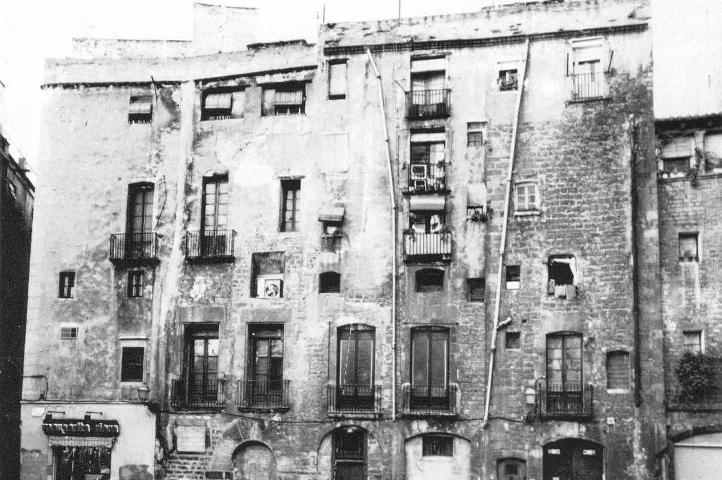 ملف:Basea 8-10 (abans de la reforma).jpg