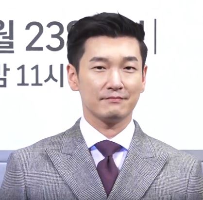 ملف:JTBC 드라마 '라이프' 제작발표회 조승우 (2).jpg