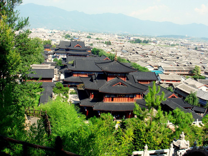 ملف:LijiangTown.jpg