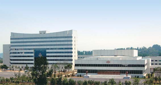 ملف:Pyongyang University of Music and Dance.jpg