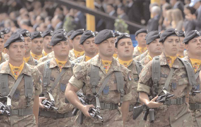 ملف:Italian Soldiers on Parade.png